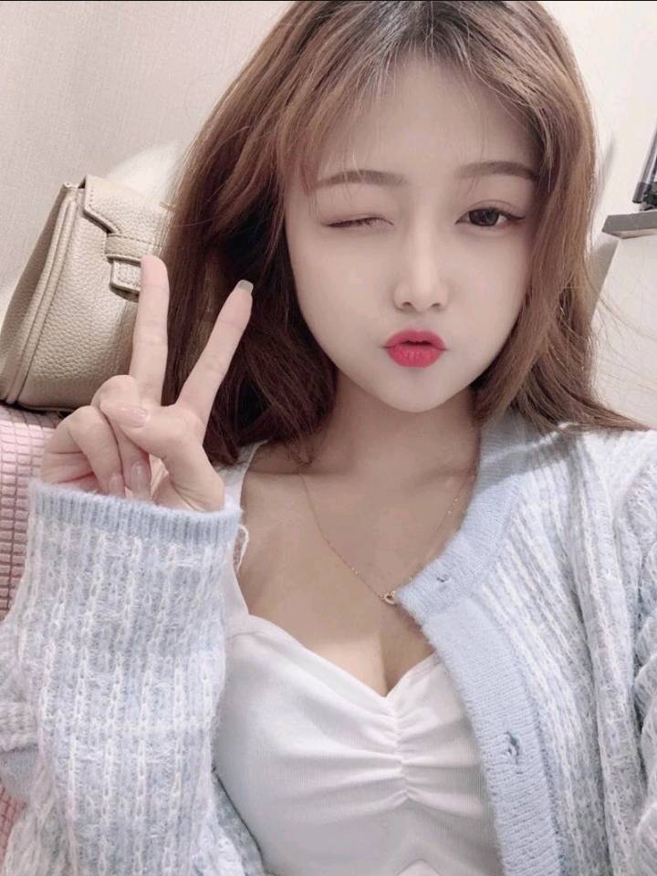 非常温柔，xiong不算太大，但是胜在挺，没什么赘肉